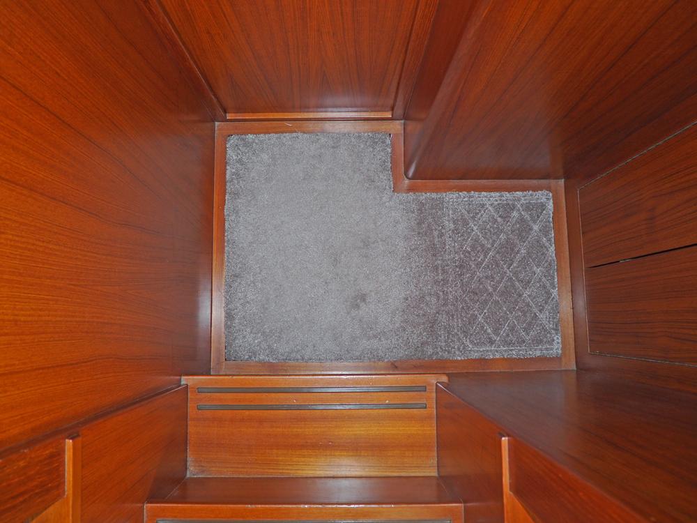 Aft cabin, Accommodation